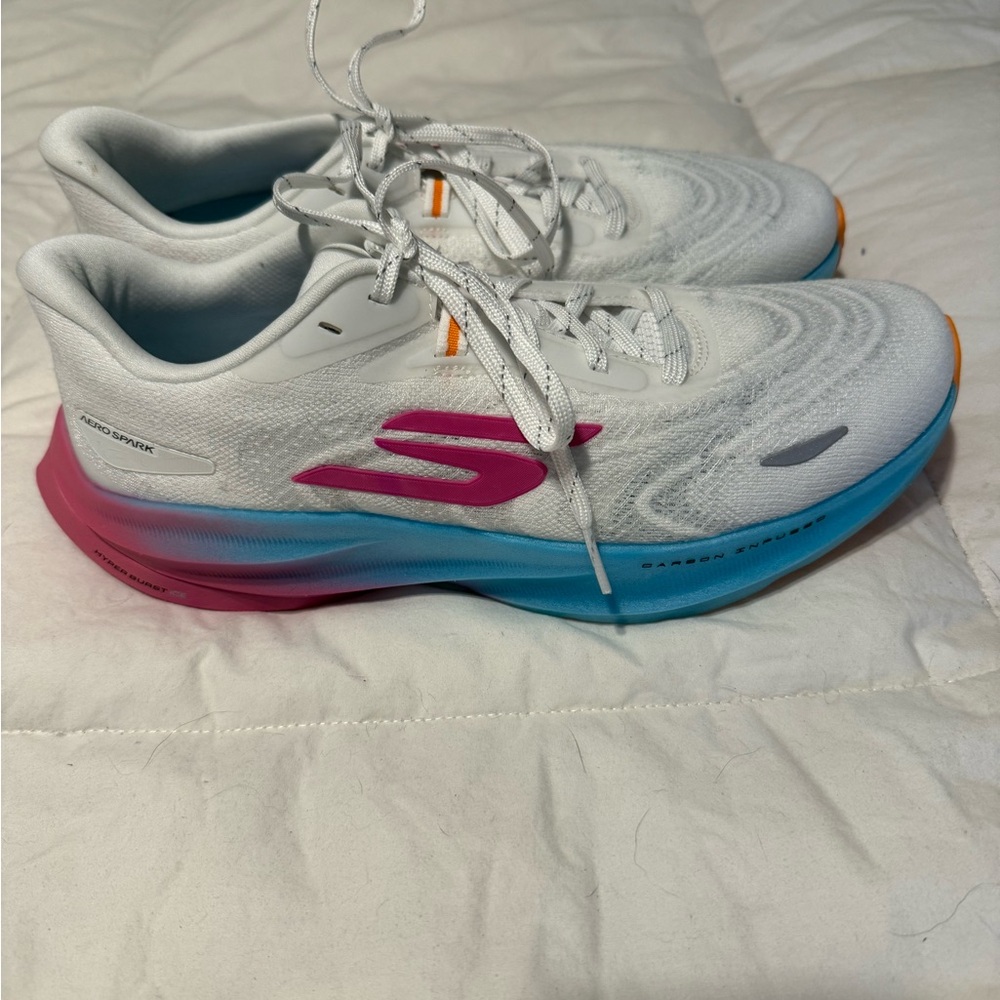 Skechers Women's White and Pink Athletic Shoes